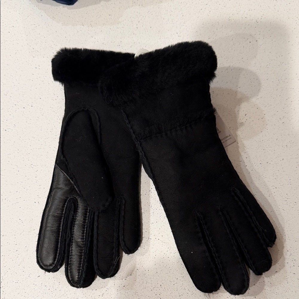 Ugg Black Touchscreen-Compatible Gloves - image 1
